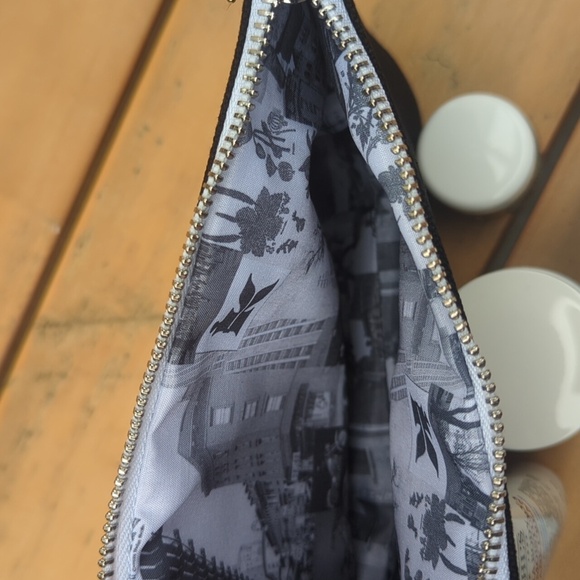 Kiehl’s Travel Set With Bag, Body Moisturizer, Scalp Mask, Eye Treatment, New - Picture 2 of 7